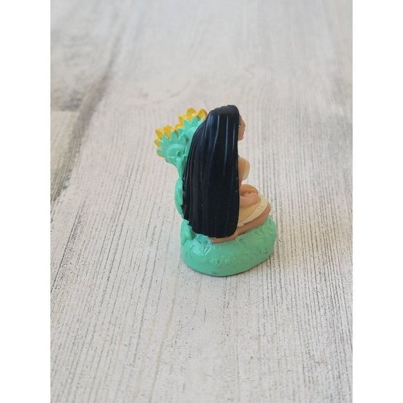 Mini Pocahontas sunflower Disney Pixar princess toy figure - Picture 3 of 5